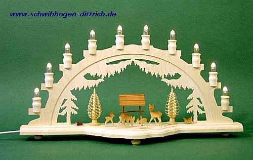 Schwibbogen Waldmotiv mit Figuren, 59cm lg.,14cm breit,10 el.Kerzen